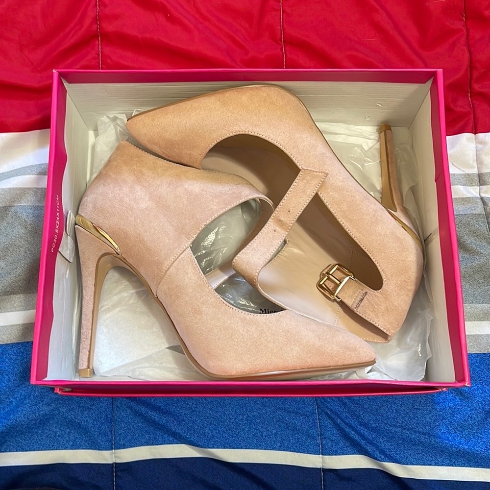 Heels size 10 never worn